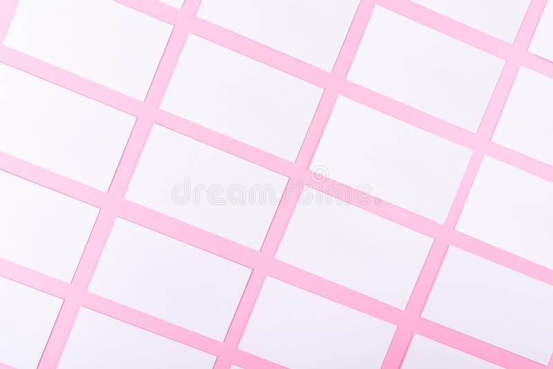 Cartes de visite professionnelle vierges blanches de visite sur le fond rose avec la texture de papier images stock Cartes de visite professionnelle vierges blanches de visite sur le fond rose avec la texture de papier images stock