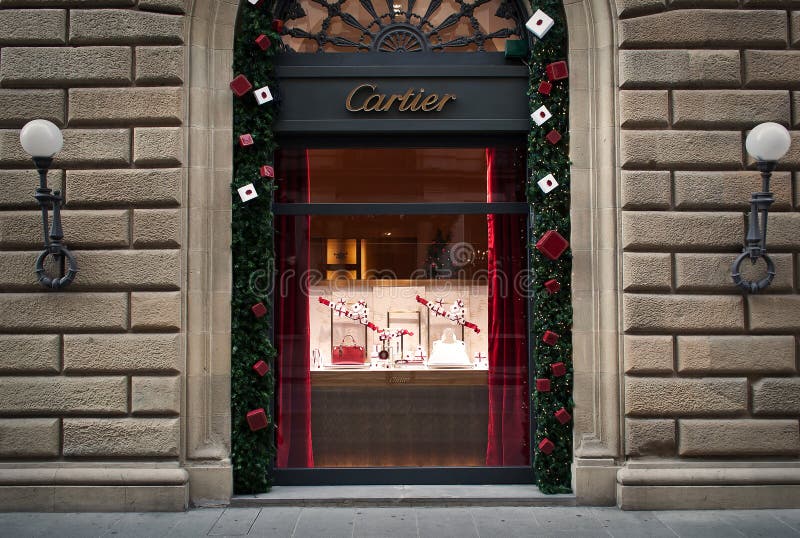 История создания витрин. Витрина Картье. Витрина Cartier. Cartier вывеска. Магазин Cartier во Флоренции.