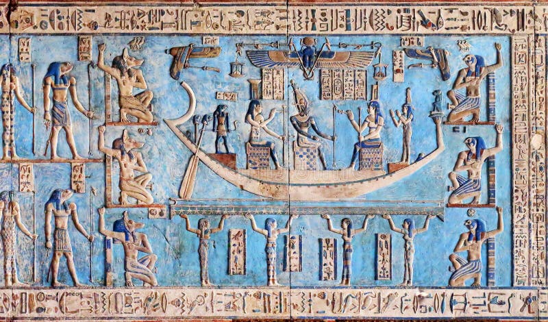 Carvings jeroglíficos no templo egípcio antigo