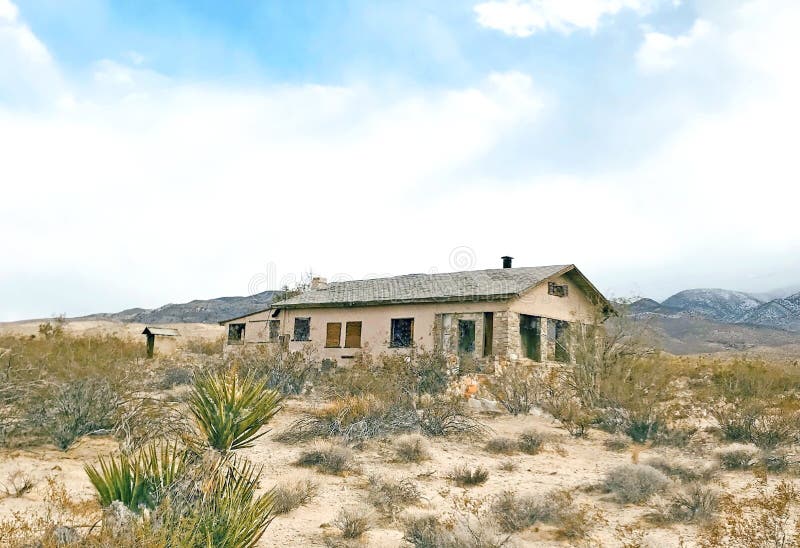 Casa Abandonada En Desierto De Mojave Foto de archivo Imagen de