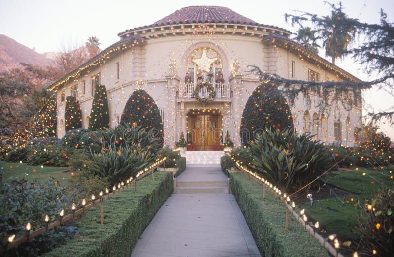 Casa Adornada Con Las Luces De La Navidad, Pasadena, California De