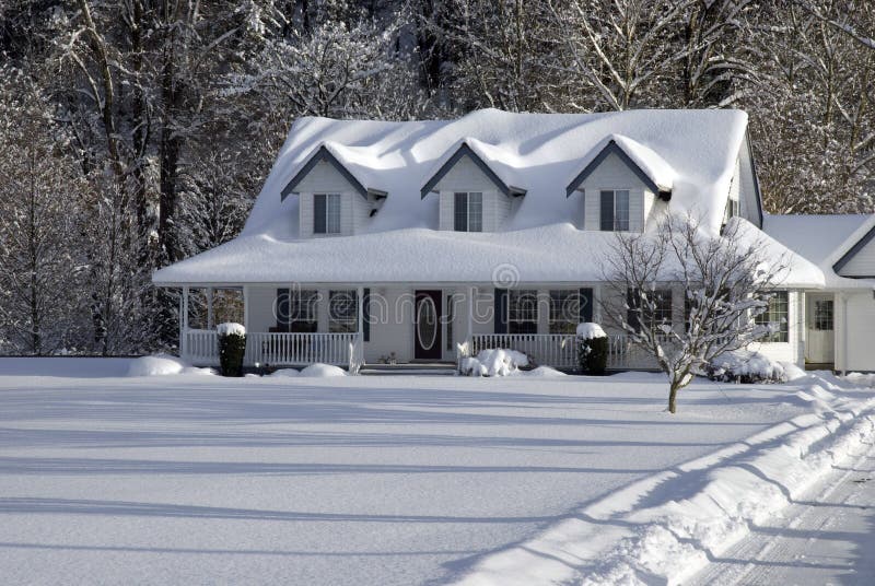 Casa de Campo Nevosa foto de stock