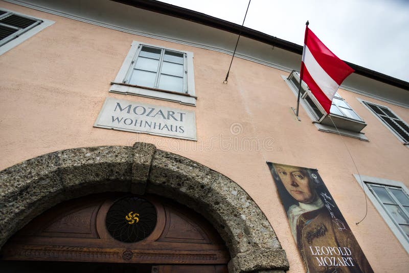 Casa de Mozart en Salzburgo Austria imagenes de archivo Casa de Mozart en Salzburgo Austria imagenes de archivo