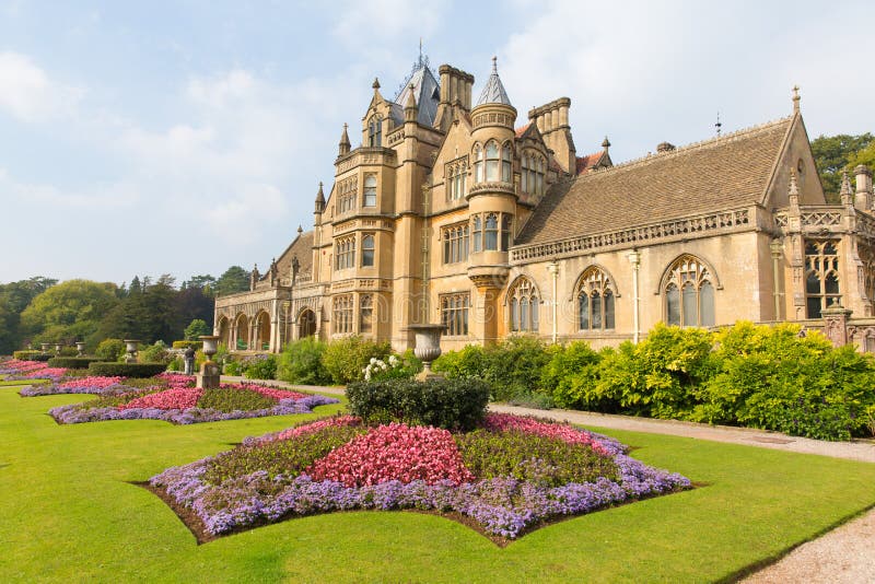 Casa de Tyntesfield perto da mansão vitoriano BRITÂNICA norte de Bristol Somerset England que caracteriza jardins bonitos fotografia de stock Casa de Tyntesfield perto da mansão vitoriano BRITÂNICA norte de Bristol Somerset England que caracteriza jardins bonitos fotografia de stock