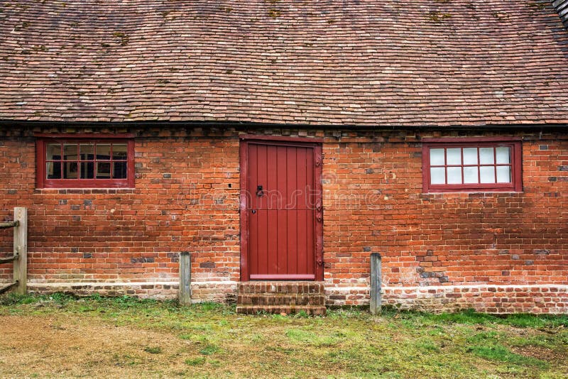 Casa Rural Inglesa Del Ladrillo Rojo Imagen de archivo - Imagen de