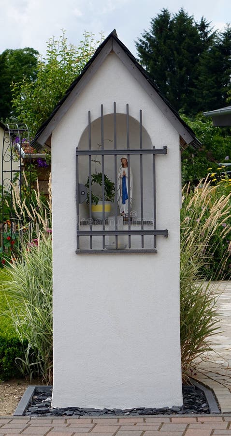 Casa di preghiera con St Mary immagine stock Casa di preghiera con St Mary immagine stock