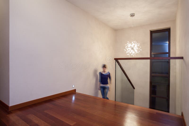 Casa do travertino - interior brilhante fotos de stock