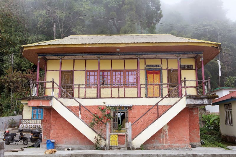 Casa Indiana Tradicional, Sikkim, Índia Fotografia Editorial Imagem