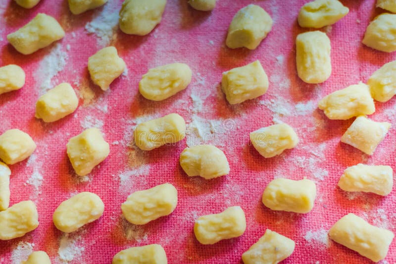 Casa italiana do gnocchi da batata feita fotos de stock Casa italiana do gnocchi da batata feita fotos de stock