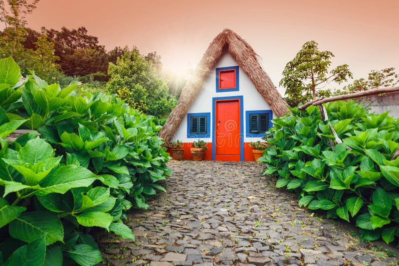 Casa Tradicional Portuguesa, Ilha De Madeira Foto de Stock Imagem de