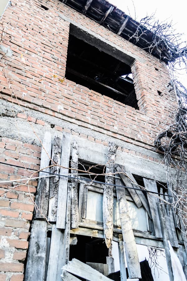 Casa turca de dos pisos vieja Desolated fotografía de archivo Casa turca de dos pisos vieja Desolated fotografía de archivo