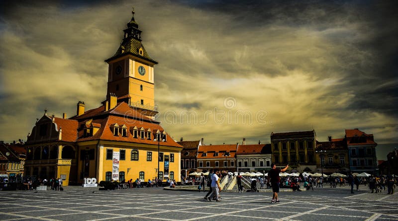 Casa velha do centro de cidade de Romênia Brasov do quadrado do conselho foto de stock royalty free Casa velha do centro de cidade de Romênia Brasov do quadrado do conselho foto de stock royalty free