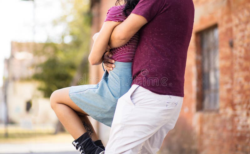 Casal Se Divertindo Na Sala De Jogos. Jogar Um Jogo Imagem de Stock -  Imagem de etnicidade, excitar: 213522161