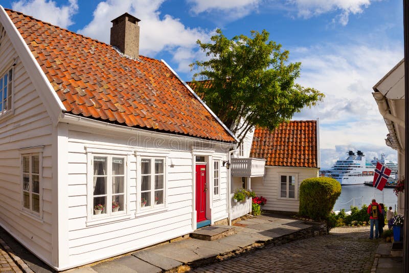 Casas norueguesas foto de stock. Imagem de escandinávia - 58711180