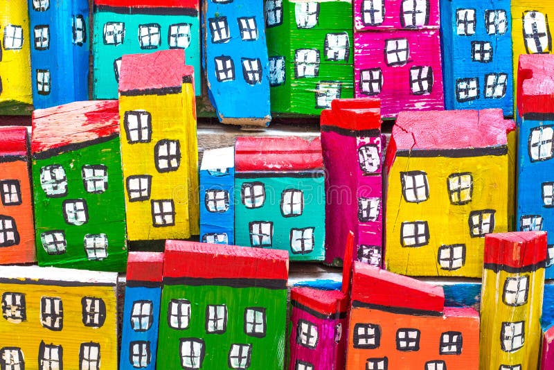 Casas brillantes y coloridas hechas de la madera imagenes de archivo Casas brillantes y coloridas hechas de la madera imagenes de archivo