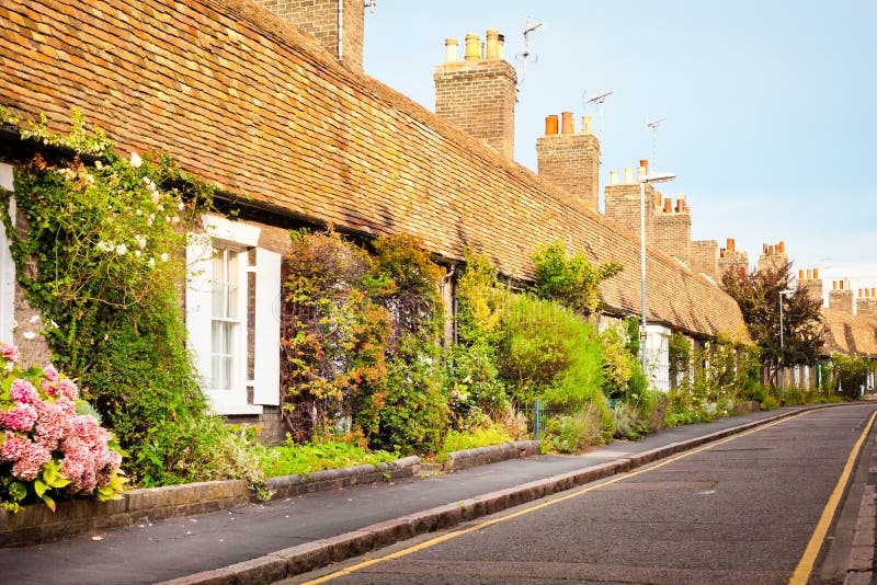 Casas de campo inglesas imagem de stock. Imagem de vila 26955305