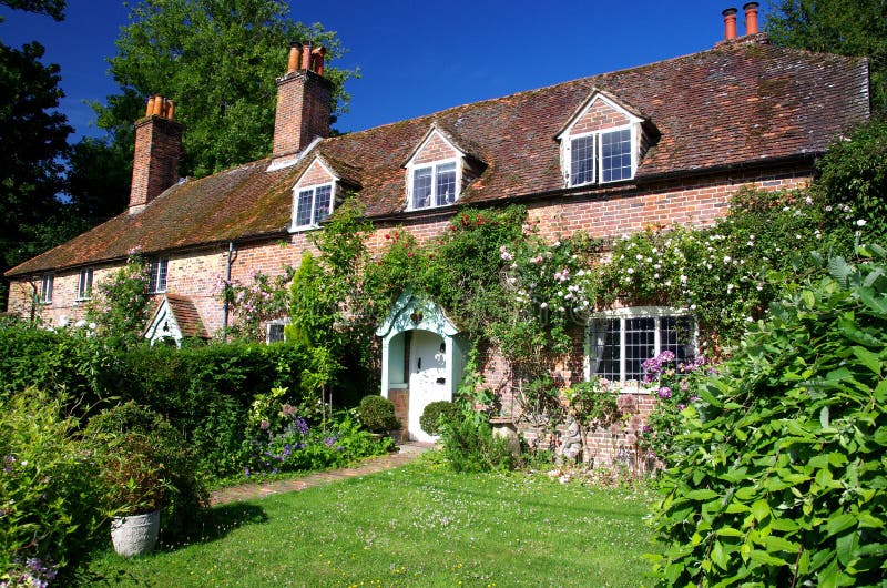 Casas de campo inglesas foto de stock. Imagem de jardim 58961502