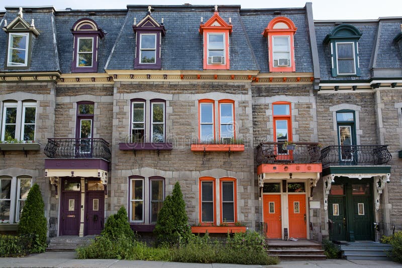 Casas de cidade de Montreal fotografia de stock royalty free Casas de cidade de Montreal fotografia de stock royalty free
