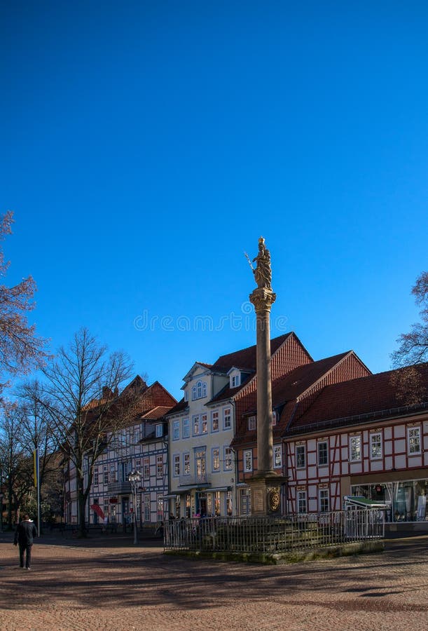 Casas de meia-pedrada coloridas em Duderstadt, Alemanha imagens de stock Casas de meia-pedrada coloridas em Duderstadt, Alemanha imagens de stock