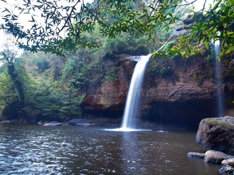 Cascada de Haew Suwat imágenes de archivo libres de regalías Cascada de Haew Suwat imágenes de archivo libres de regalías