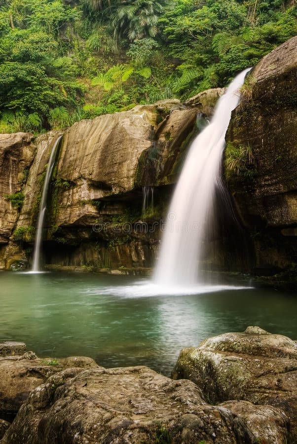 Cascata della giungla fotografie stock libere da diritti Cascata della giungla fotografie stock libere da diritti