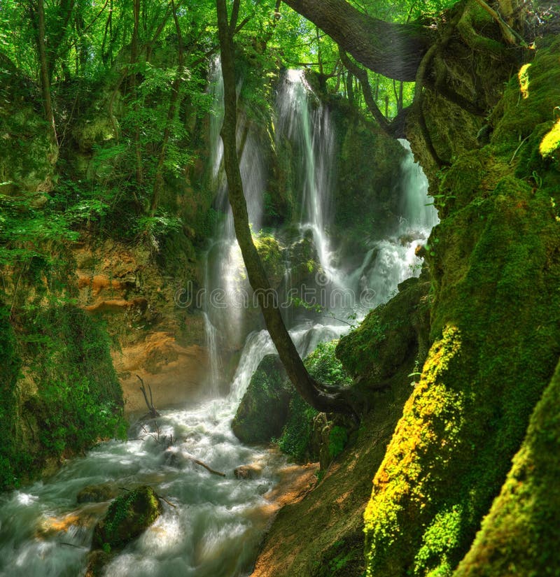 Cascata di Bachkovsky, Bulgaria - panorama fotografia stock libera da diritti Cascata di Bachkovsky, Bulgaria - panorama fotografia stock libera da diritti