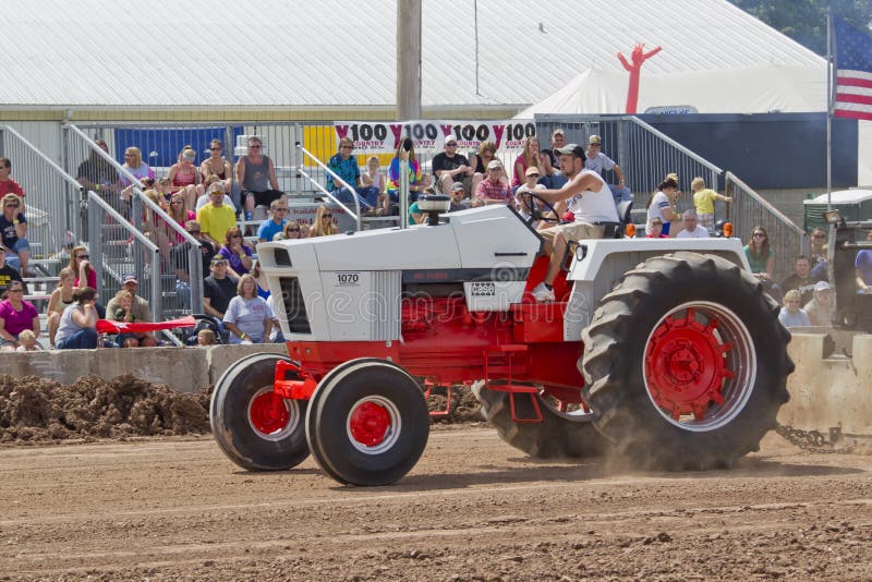 Case 1070 Orange & White Tractor Editorial Stock Image Image of wheels, case 26338169