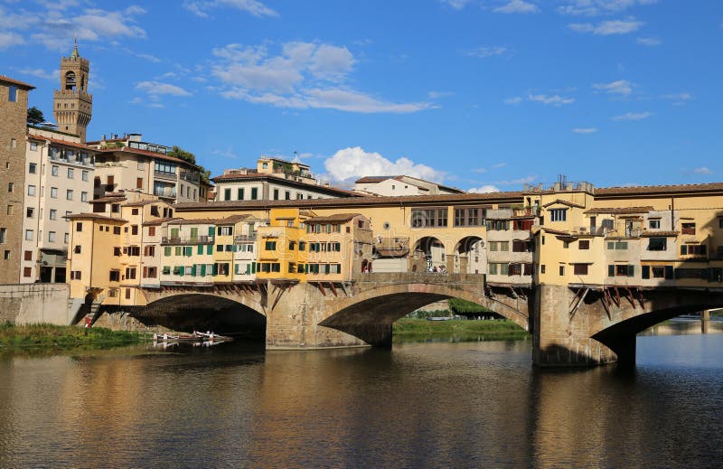 Case E Negozi Di Florence Italy Nel Ponte Antico Immagine Stock ...