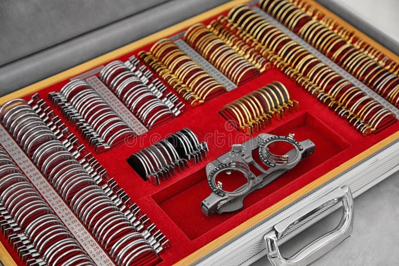 ik betwijfel het het is mooi Verwachten Case with Trial Lens Set on Table, Closeup Stock Photo - Image of indoors, oculist: 134345454 ik betwijfel het het is mooi Verwachten Case with Trial Lens Set on Table, Closeup Stock Photo - Image of indoors, oculist: 134345454