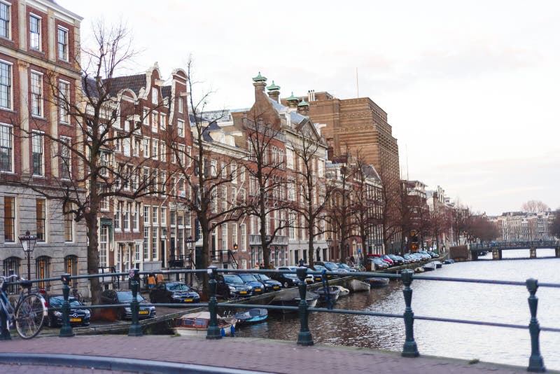 Case variopinte ed architettura di Amsterdam, Paesi Bassi fotografie stock libere da diritti Case variopinte ed architettura di Amsterdam, Paesi Bassi fotografie stock libere da diritti