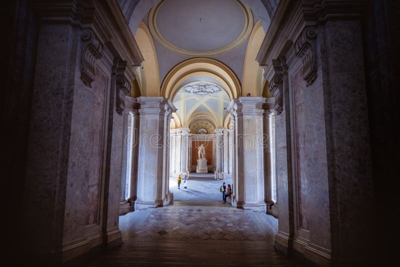 CASERTA WŁOCHY, WRZESIEŃ, - 24, 2017: Royal Palace Caserta zdjęcia stock CASERTA WŁOCHY, WRZESIEŃ, - 24, 2017: Royal Palace Caserta zdjęcia stock