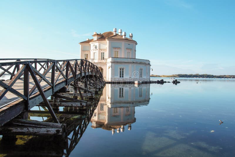 Casina vanvitelliana, Fusaro, Bacoli