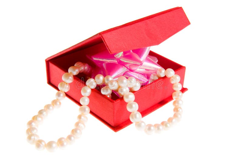 Casket with pearls