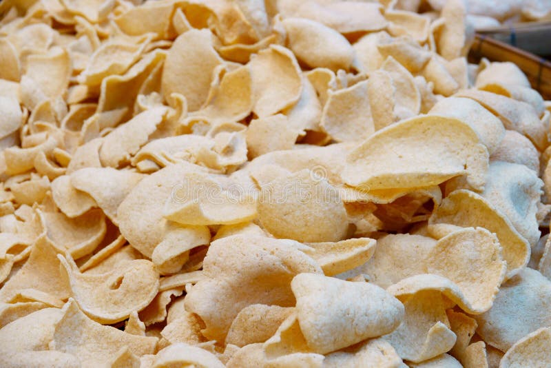 Casse-cro?te tha?landais, cornflakes, riz croquant, crevette ou poissons photos libres de droits Casse-cro?te tha?landais, cornflakes, riz croquant, crevette ou poissons photos libres de droits