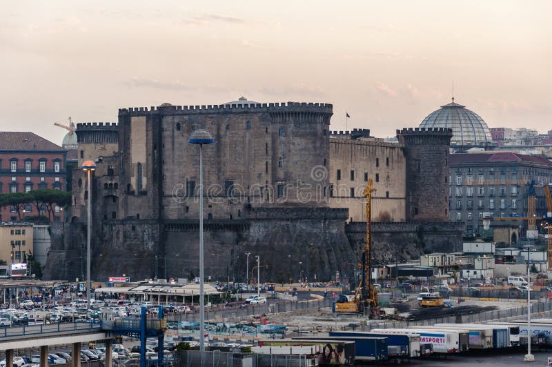 castel berömda italy mest sikt för naples nuovoställe arkivfoton castel berömda italy mest sikt för naples nuovoställe arkivfoton