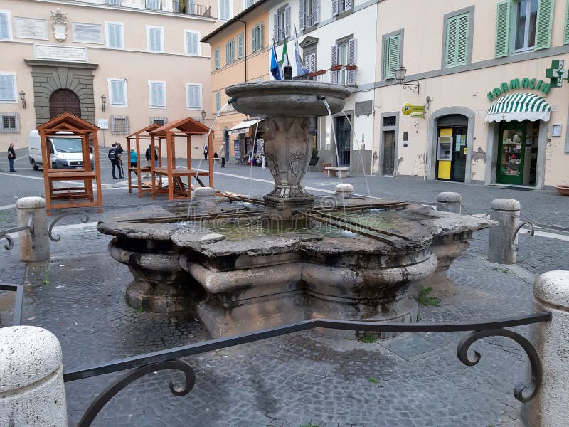 Castel Gandolfo - Fontana del Bernini a Piazza della Libert