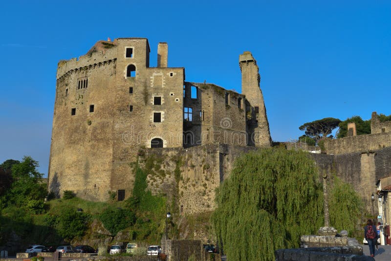 Castello del monumento di Clisson in Clisson fotografie stock Castello del monumento di Clisson in Clisson fotografie stock