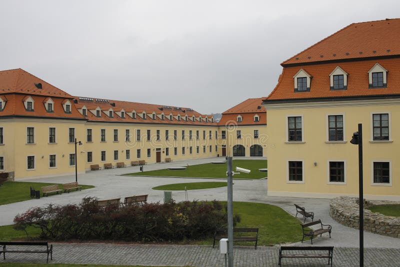 Castello di Bratislava in centro della città fotografia stock Castello di Bratislava in centro della città fotografia stock