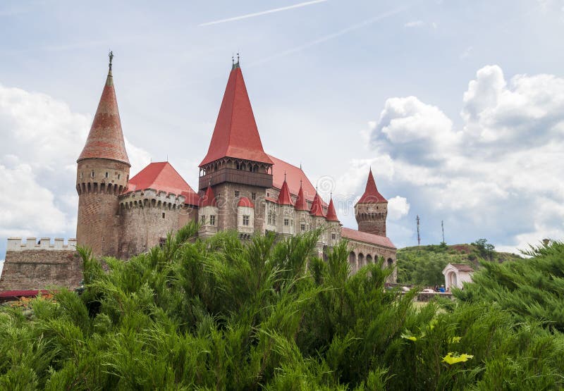 Castello di Corvin o castello di Hunyadi in Hunedoara, Romania fotografia stock Castello di Corvin o castello di Hunyadi in Hunedoara, Romania fotografia stock