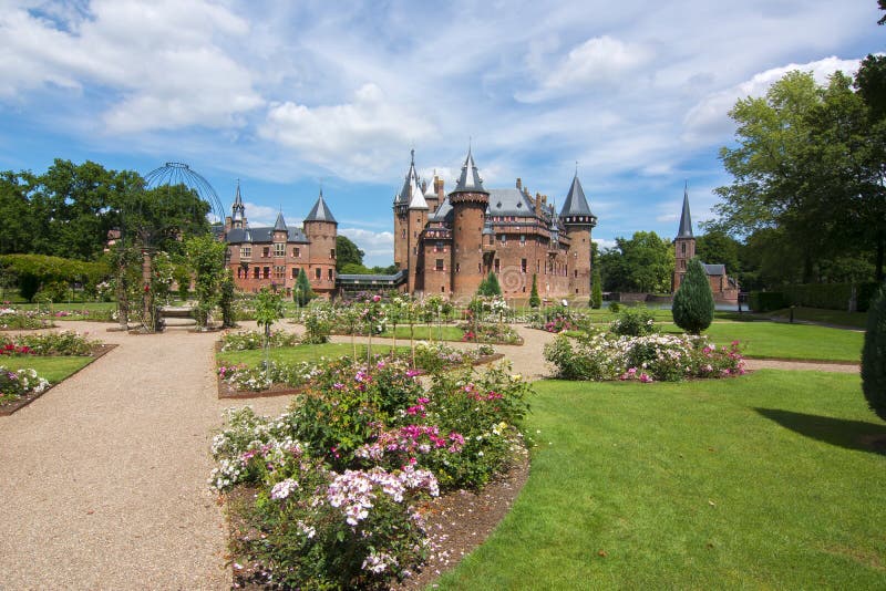 Castello di De Haar vicino ad Utrecht, Paesi Bassi fotografia stock libera da diritti Castello di De Haar vicino ad Utrecht, Paesi Bassi fotografia stock libera da diritti