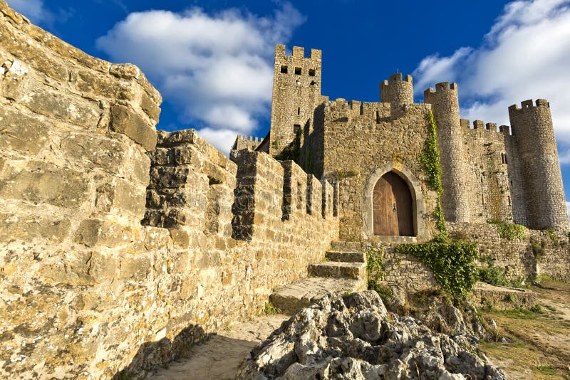 Castello di Obidos, un villaggio fortificato medievale nel Portogallo fotografia stock libera da diritti Castello di Obidos, un villaggio fortificato medievale nel Portogallo fotografia stock libera da diritti