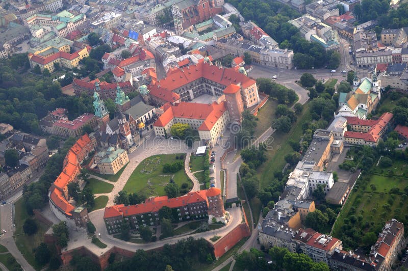 Castello di Wawel, a Cracovia, la Polonia immagini stock libere da diritti Castello di Wawel, a Cracovia, la Polonia immagini stock libere da diritti