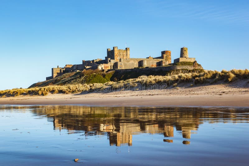 Castello Northumberland Inghilterra di Bamburgh fotografia stock libera da diritti Castello Northumberland Inghilterra di Bamburgh fotografia stock libera da diritti