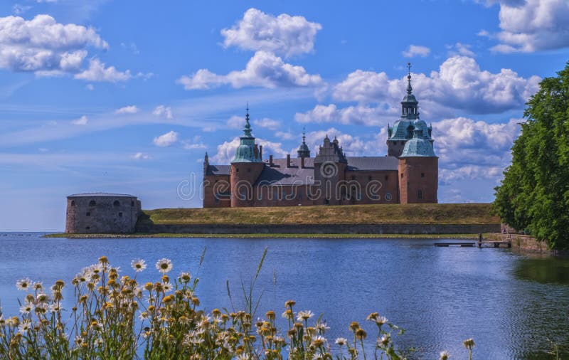 Castello storico in Kalmar di giorno, la Svezia fotografie stock Castello storico in Kalmar di giorno, la Svezia fotografie stock