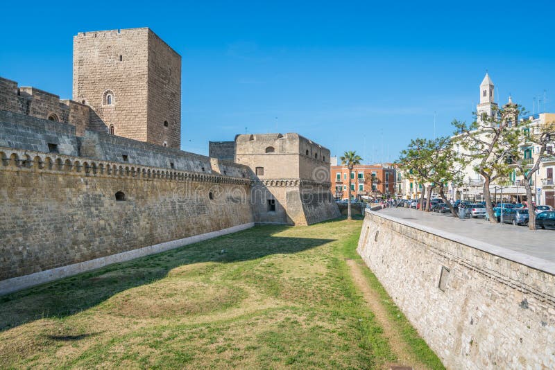 Castello Svevo Swabian slott i Bari, Apulia, sydliga Italien arkivbild Castello Svevo Swabian slott i Bari, Apulia, sydliga Italien arkivbild