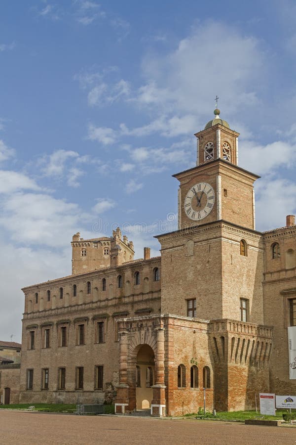 Κάστρο στην Κάρπι στοκ εικόνες