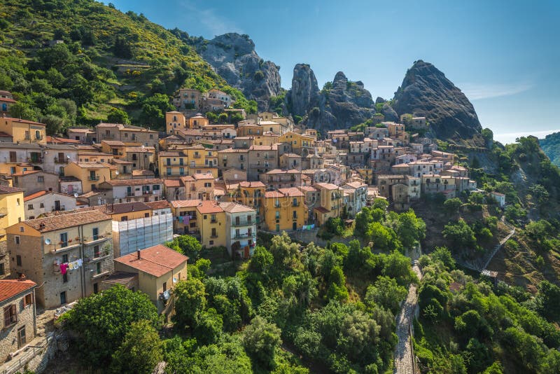 Castelmezzano na Basilicata, uma das aldeias mais bonitas imagem de stock