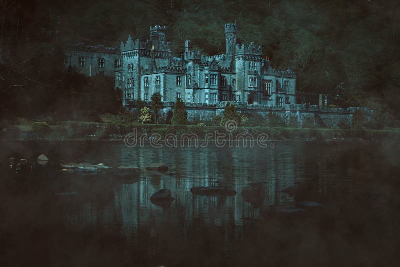 Castelo assombrado escuro