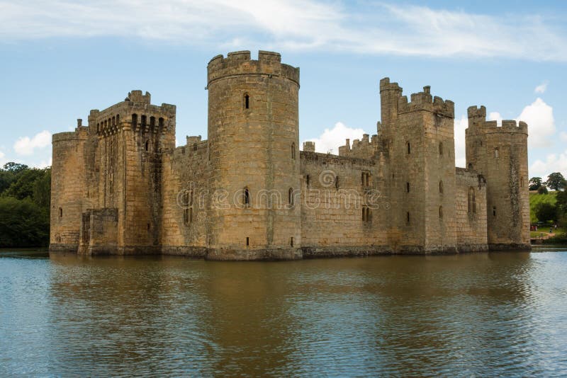 Castelo de Bodiam, Bodiam, Kent, Reino Unido foto de stock royalty free Castelo de Bodiam, Bodiam, Kent, Reino Unido foto de stock royalty free