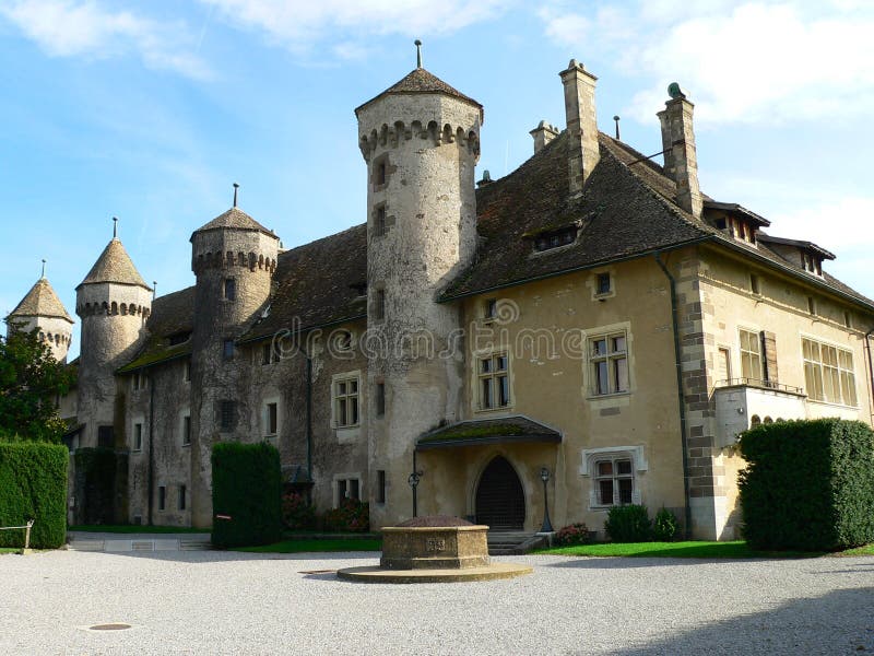Castelo de Ripaille, Thonon-les-Bains (France) foto de stock Castelo de Ripaille, Thonon-les-Bains (France) foto de stock